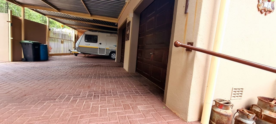 3 Bedroom Property for Sale in Safari Gardens North West